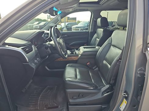 Used 2017 Chevrolet Suburban Premier AWD/4WD image 9