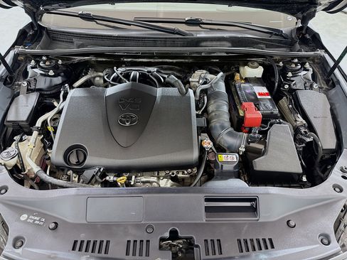 Used 2019 Toyota Avalon Limited image 29