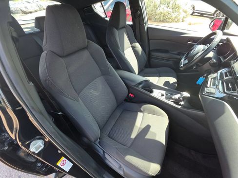 Used 2018 Toyota C-HR XLE FWD image 13