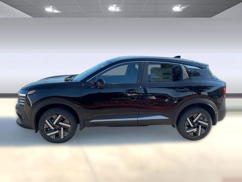 New 2026 Nissan Kicks SV image 2