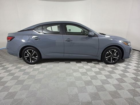 Used 2025 Nissan Sentra SV image 6