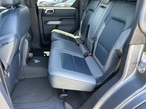 Used 2023 Ford Bronco Outer Banks w/ Sasquatch Package AWD/4WD image 13