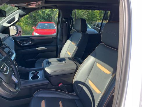 Used 2023 GMC Yukon XL AT4 w/ AT4 Premium Package image 8