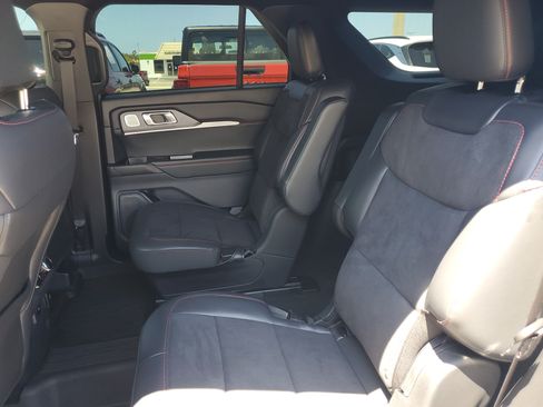 Used 2025 Ford Explorer ST w/ Sun And Sound Package AWD/4WD image 12