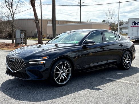 Used 2025 Genesis G70 2.5T image 3