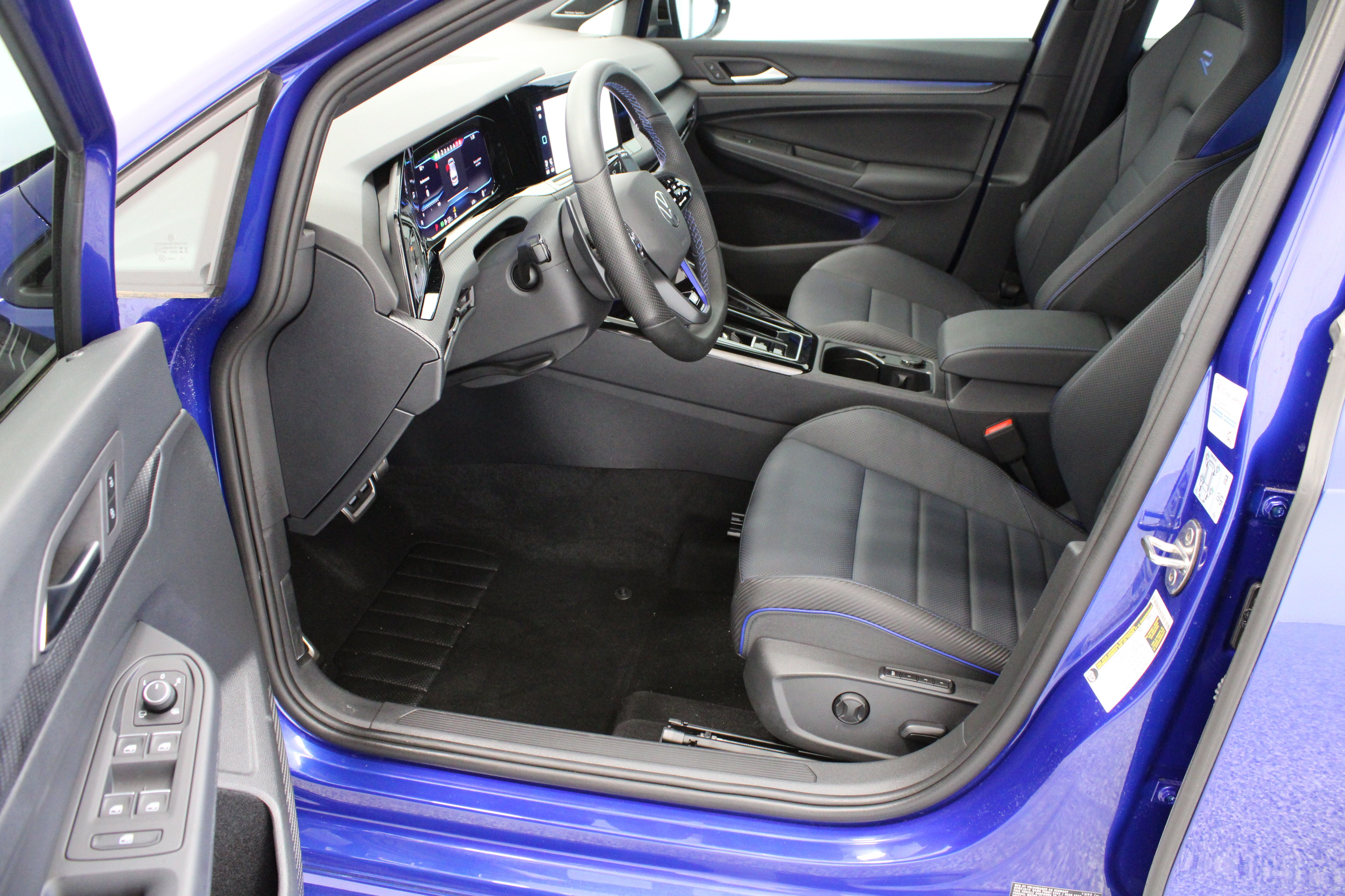 Used 2024 Volkswagen Golf R AWD/4WD image 14