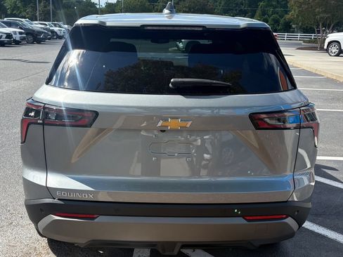 New 2026 Chevrolet Equinox LT FWD image 14
