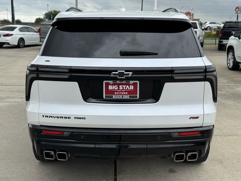 Used 2024 Chevrolet Traverse RS AWD/4WD image 9