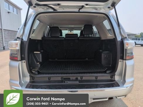 Used 2018 Toyota 4Runner Limited AWD/4WD image 29