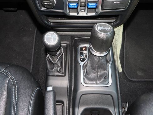 Used 2019 Jeep Wrangler Unlimited Sport S AWD/4WD image 21
