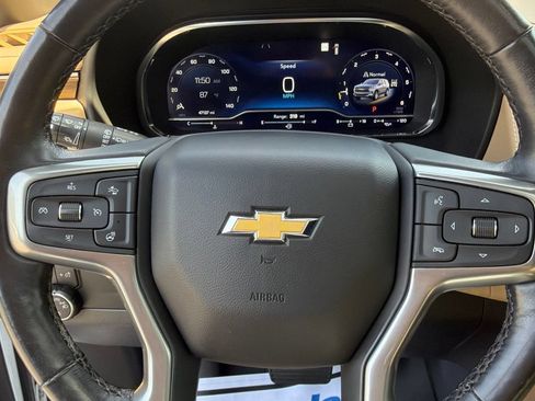Used 2023 Chevrolet Suburban Premier AWD/4WD image 19
