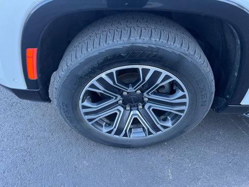 Used 2024 Jeep Wagoneer Series II w/ Flexible Seating Group AWD/4WD image 10