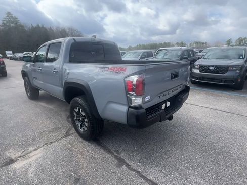 Used 2021 Toyota Tacoma TRD Off-Road w/ Blackout Package (TMS) AWD/4WD image 17