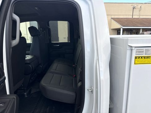 New 2025 GMC Sierra 2500 Pro w/ Convenience Package image 16