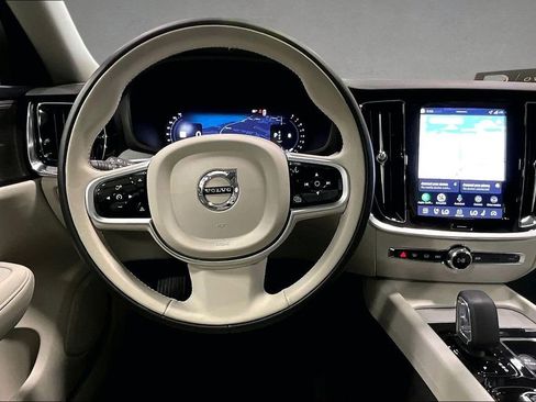 Certified 2026 Volvo V60 B5 Cross Country Plus w/ Protection Package Premier AWD/4WD image 8