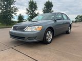 Used 2000 Toyota Avalon XLS image 3