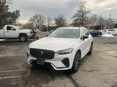 Certified 2024 Volvo XC60 B5 Plus image 1