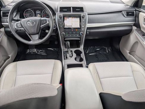 Used 2017 Toyota Camry SE w/ Moonroof Package FWD image 17