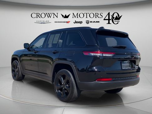 Used 2023 Jeep Grand Cherokee Limited w/ Black Appearance Package AWD/4WD image 7