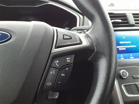 Certified 2020 Ford Fusion SE image 17