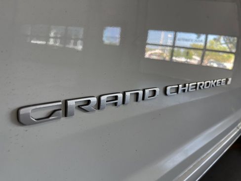 New 2025 Jeep Grand Cherokee L Overland w/ Trailer Tow Package image 10