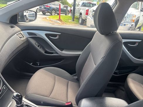 Used 2016 Hyundai Elantra Value Edition FWD image 16