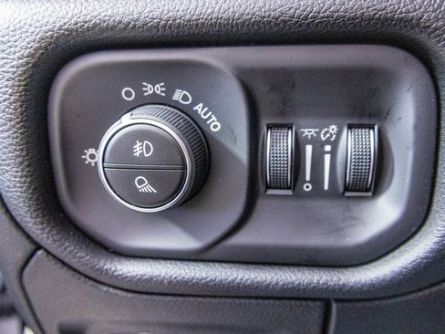 New 2026 RAM 1500 4x4 Crew Cab image 18