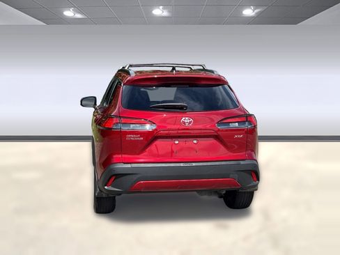 Used 2025 Toyota Corolla Cross XLE w/ Convenience Package FWD image 23