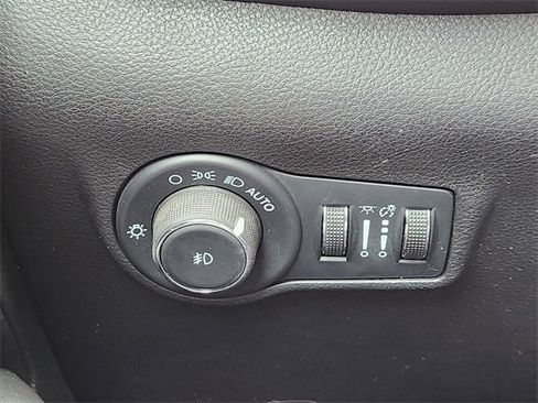 Used 2022 Jeep Compass Altitude image 19