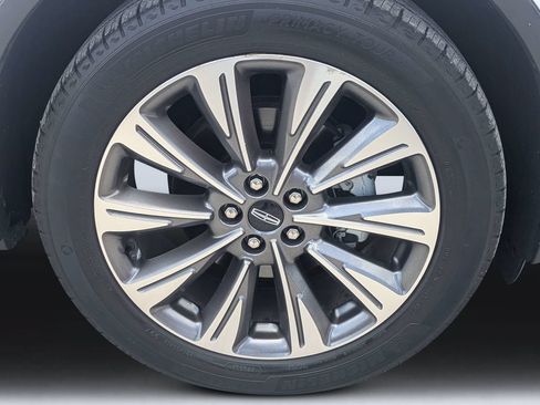Used 2022 Lincoln Corsair Reserve w/ Elements Package FWD image 11