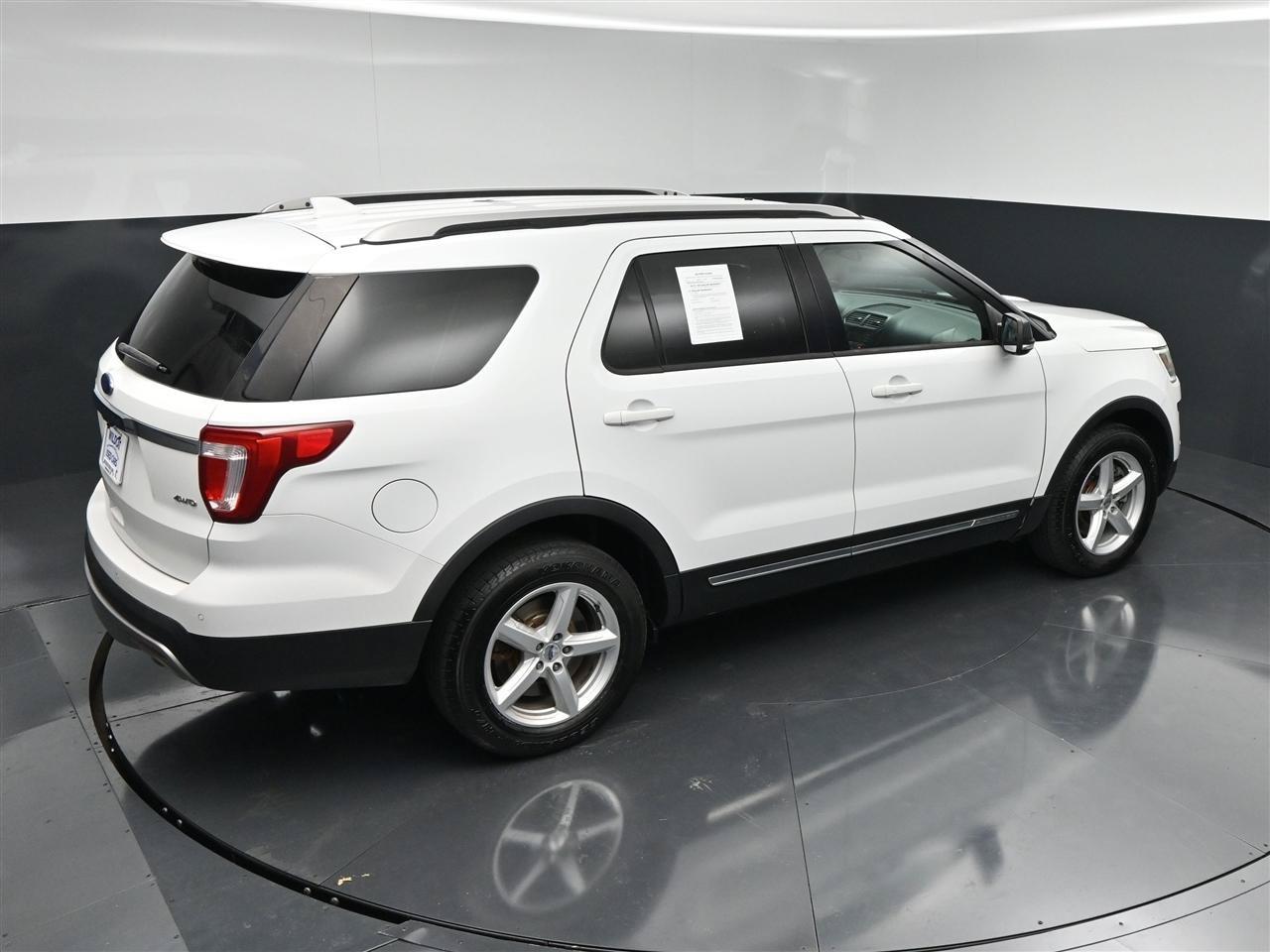 Used 2016 Ford Explorer XLT AWD/4WD image 24