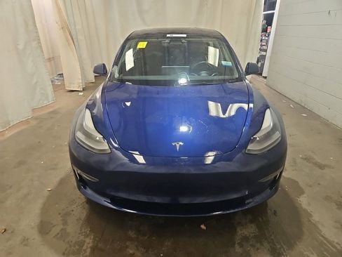 Used 2023 Tesla Model 3 Standard Range image 2