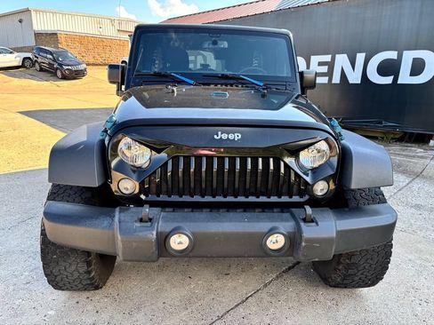 Used 2017 Jeep Wrangler Unlimited Sport w/ Quick Order Package 24S AWD/4WD image 2