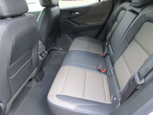 New 2026 Chevrolet Equinox LT w/ Convenience Package II FWD image 15