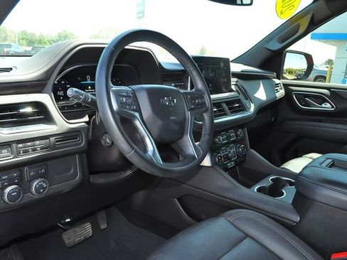 Used 2024 Chevrolet Tahoe Z71 w/ Luxury Package AWD/4WD image 9