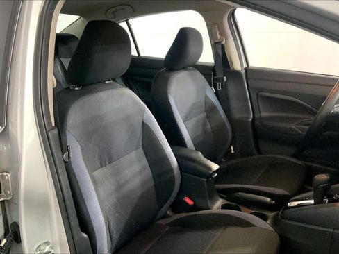 Used 2025 Nissan Versa SV FWD image 7