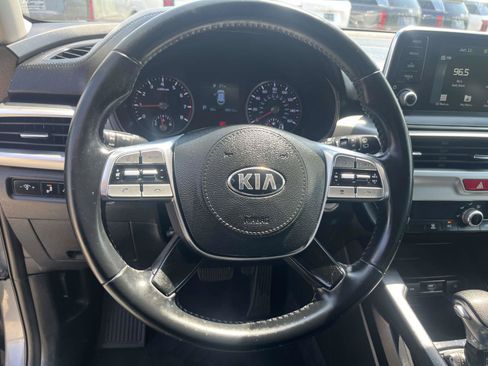 Used 2020 Kia Telluride LX AWD/4WD image 16