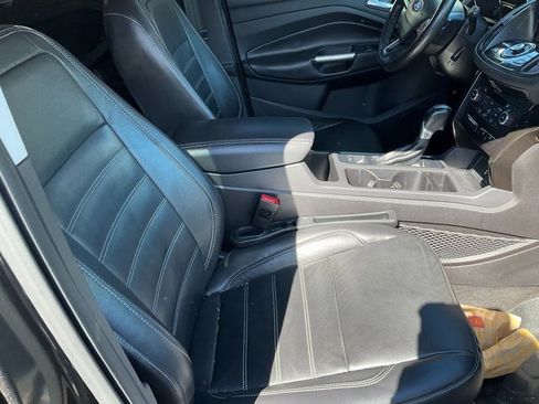 Used 2017 Ford Escape Titanium image 10