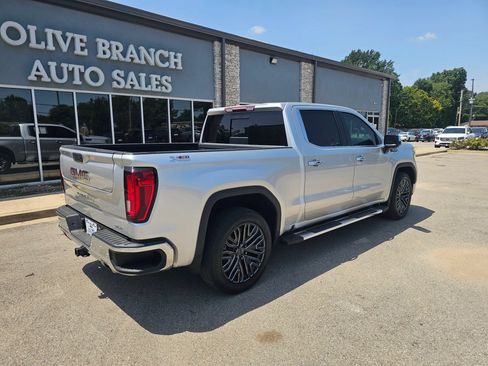 Used 2022 GMC Sierra 1500 SLT w/ SLT Premium Plus Package AWD/4WD image 2