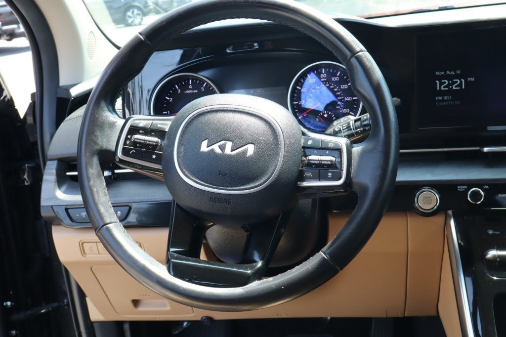Used 2024 Kia Carnival EX FWD image 27