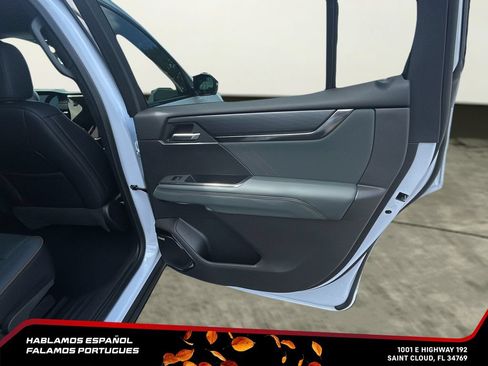 New 2026 GMC Acadia AT4 w/ Luxury Package AWD/4WD image 31