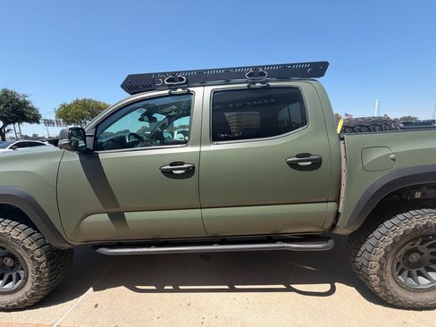 Used 2022 Toyota Tacoma TRD Sport AWD/4WD image 6