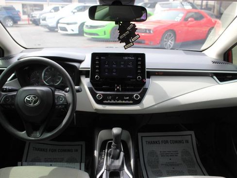 Used 2021 Toyota Corolla LE FWD image 19
