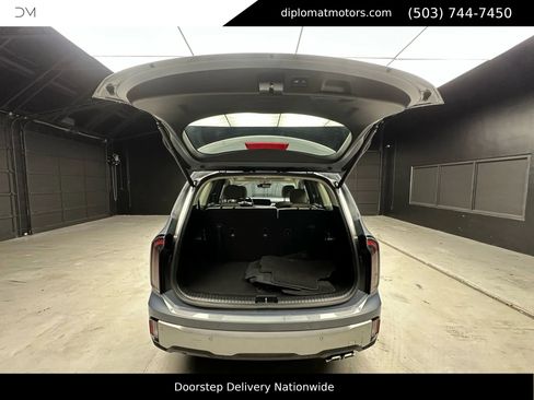 Used 2023 Kia Telluride EX w/ EX Captain's Chair Package image 40