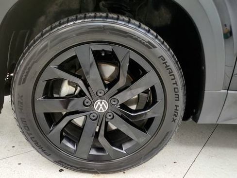 Used 2022 Volkswagen Taos SE FWD image 73