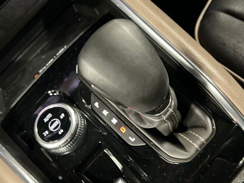 Certified 2025 GMC Canyon Denali image 25