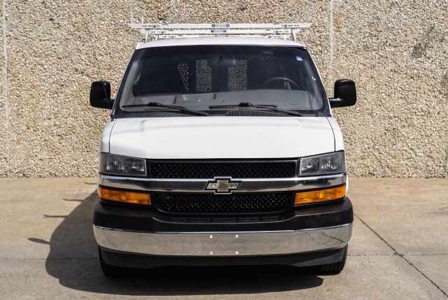 Used 2018 Chevrolet Express 2500 w/ Driver Convenience Package RWD image 5