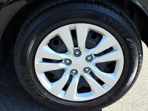 Used 2023 Kia Soul LX FWD image 8