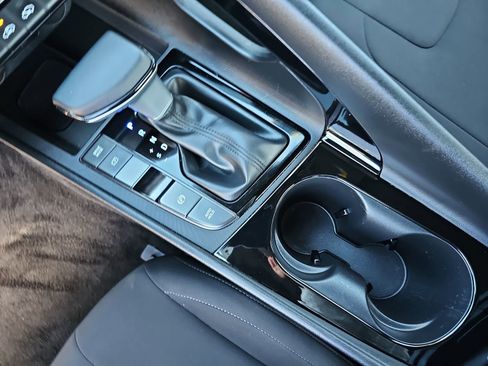 Certified 2025 Hyundai Elantra SEL image 26