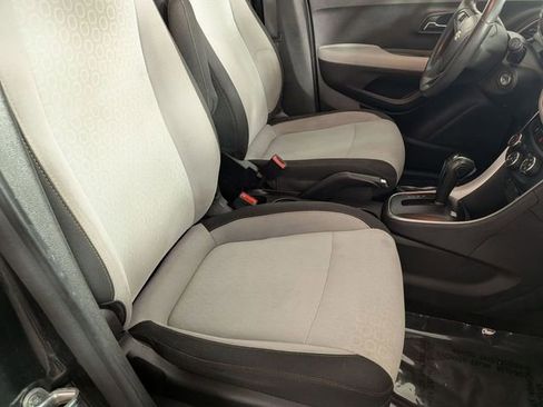 Used 2020 Chevrolet Trax LS w/ Tint and Cruise Package FWD image 29